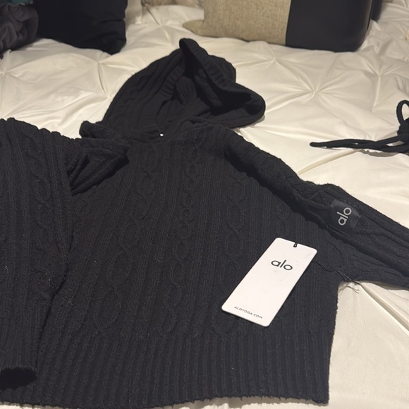 Brand, new Alo sweater outfit cropped hoodie top loose fit jogger. - Picture 3 of 3